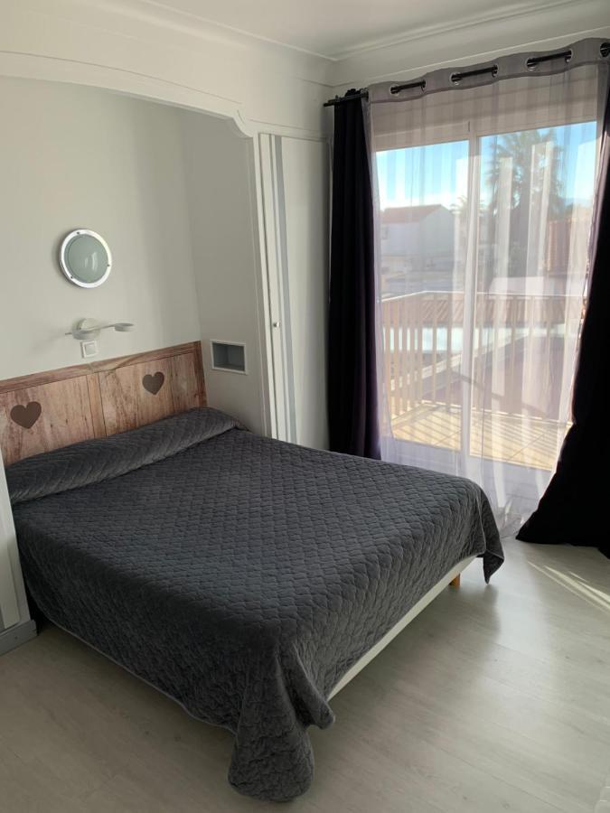 Hotel Le Canetois Экстерьер фото