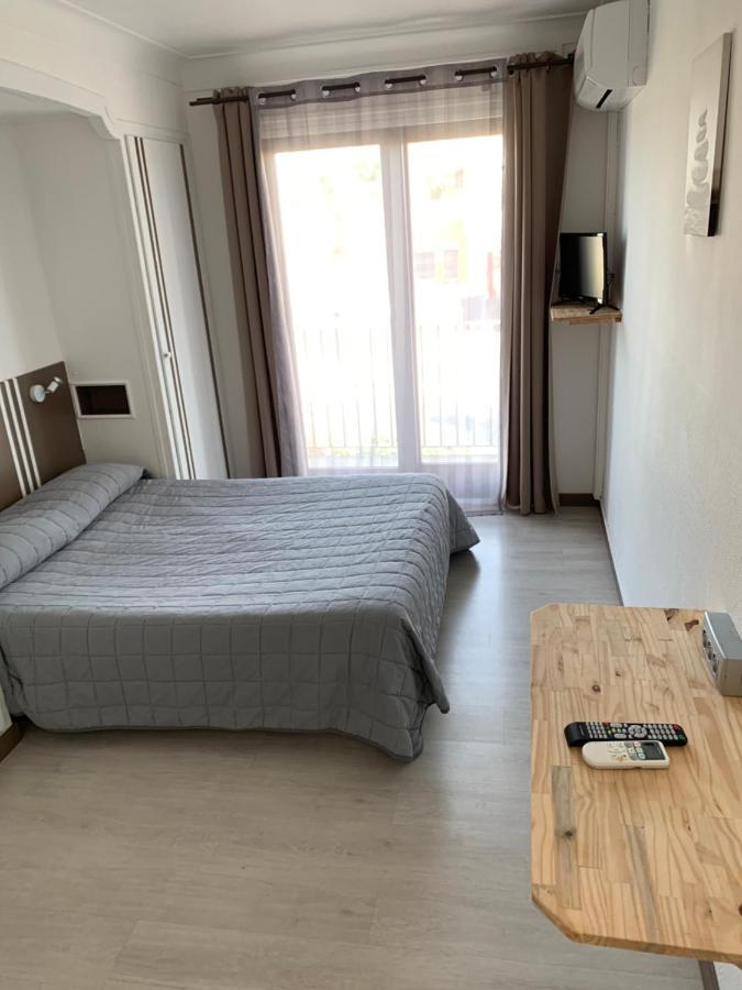 Hotel Le Canetois Экстерьер фото
