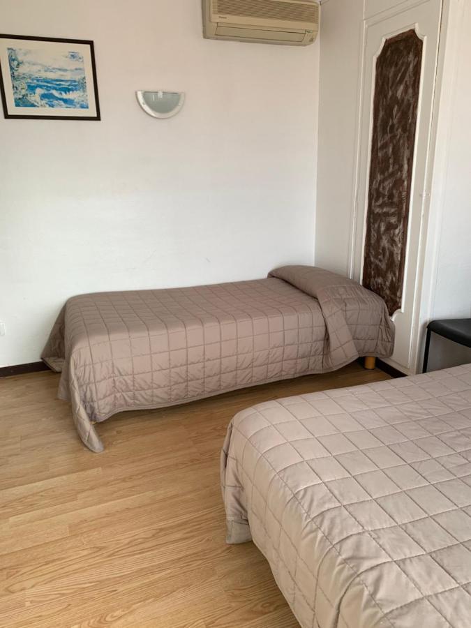 Hotel Le Canetois Экстерьер фото